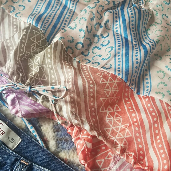 3 for $15 AE Festival Crop Top - Picture 4 of 7